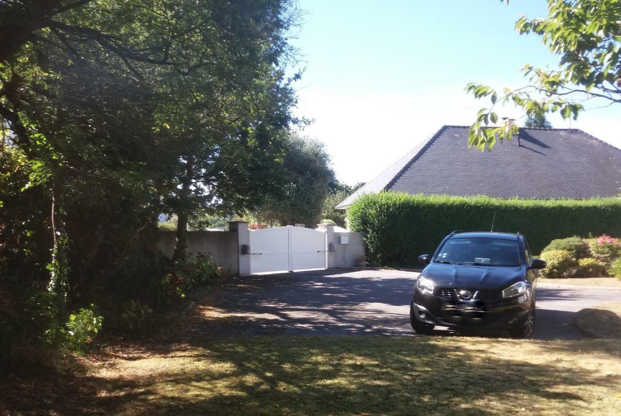 Maison classée 3 étoiles, grand jardin clos au calme Proche centre ville, 10 min des plages Pont-lʼAbbé Extérieur photo